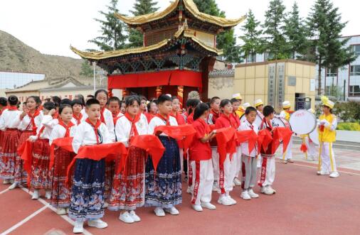 北京石景山女企業(yè)家青海愛心行